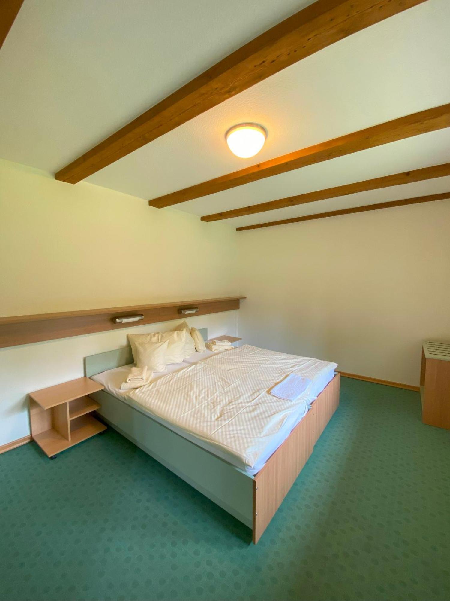 Hotel Bildungsgut Schmochtitz Extérieur photo