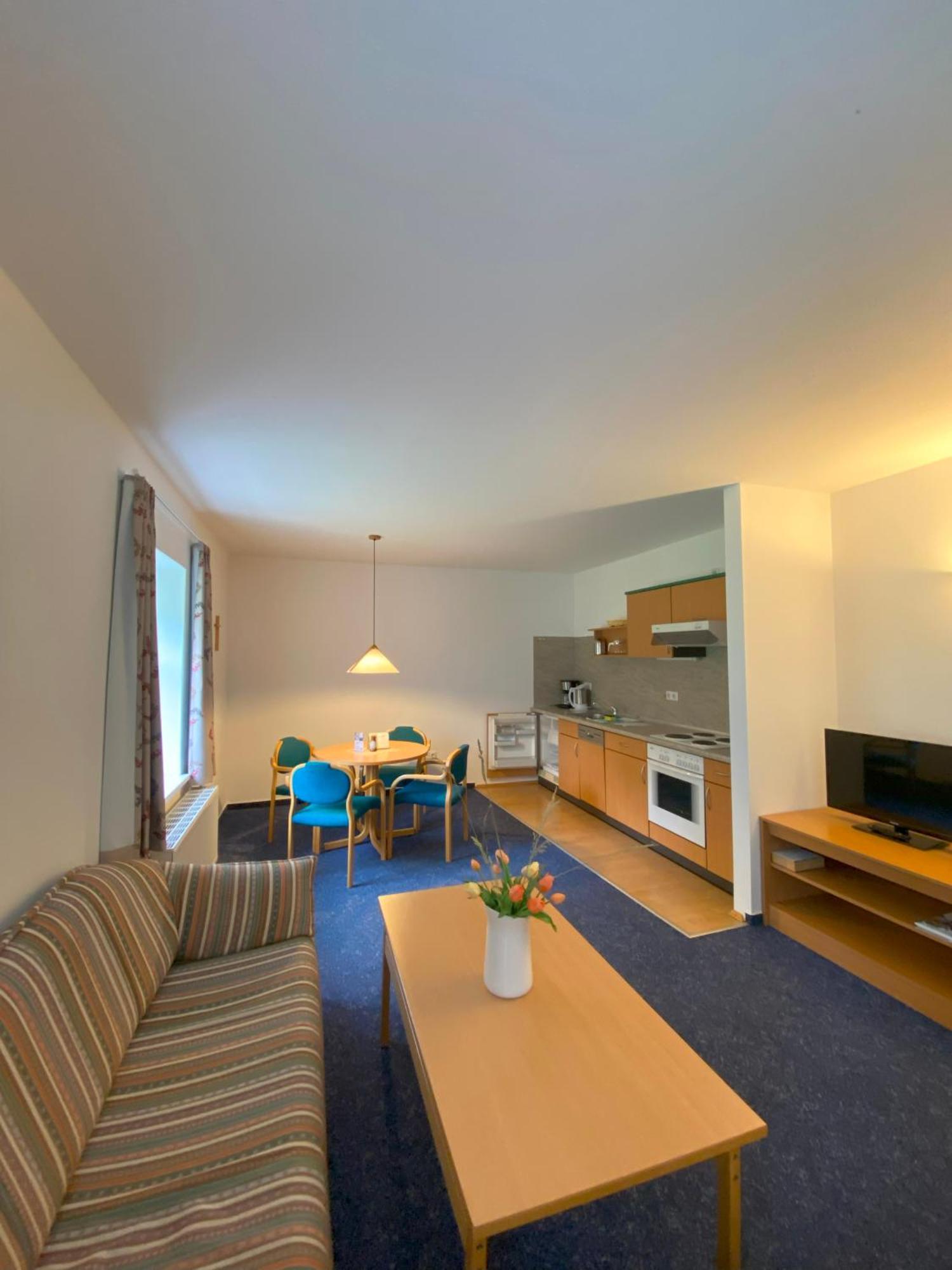 Hotel Bildungsgut Schmochtitz Extérieur photo