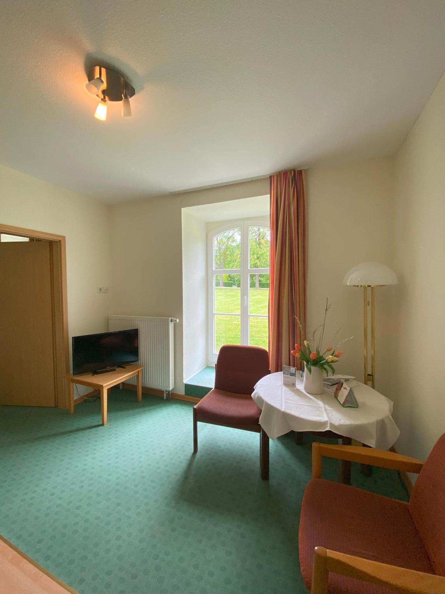 Hotel Bildungsgut Schmochtitz Extérieur photo